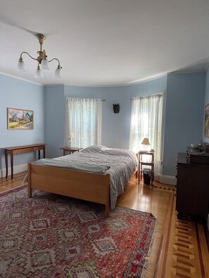 6 chambres, fer et planche à repasser, Wi-Fi, draps fournis