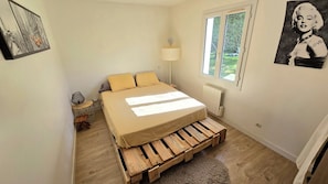 2 chambres, fer et planche Ă repasser, Wi-Fi, draps fournis