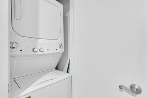 Interior - Relaxing & Spacious 2/2 Short Walk to Beach - B (South Padre Island)