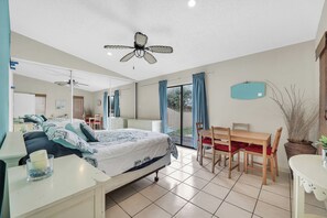 2 bedrooms, iron/ironing board, WiFi, bed sheets - Relaxing & Spacious 2/2 Short Walk to Beach - B (South Padre Island)