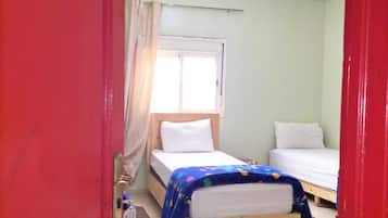 Ropa de cama de alta calidad, cortinas blackout y wifi gratis