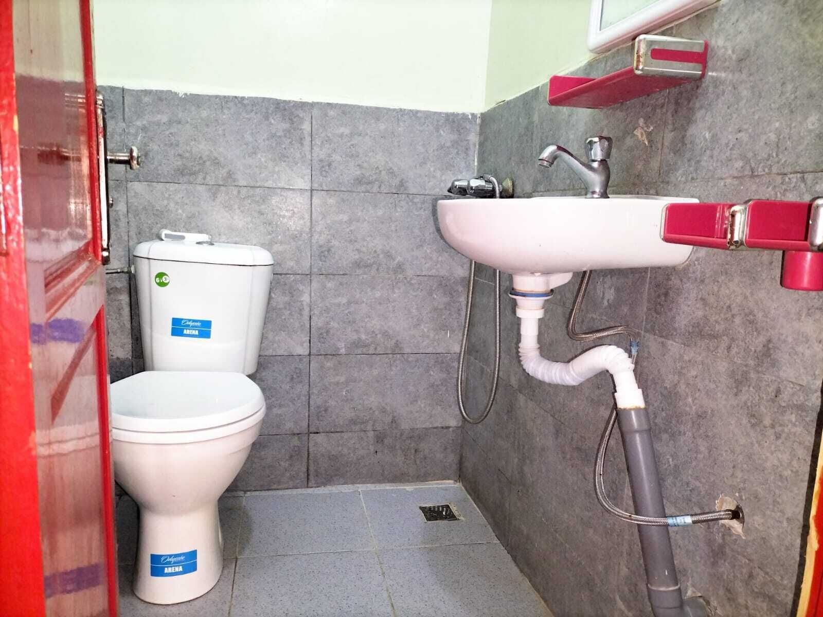 Economy Triple Room, 2 Bedrooms, Housekeeping | Bathroom | Shower, rainfall showerhead, bidet, towels