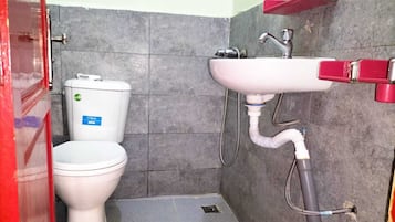 Economy Triple Room, 2 Bedrooms, Housekeeping | Bathroom