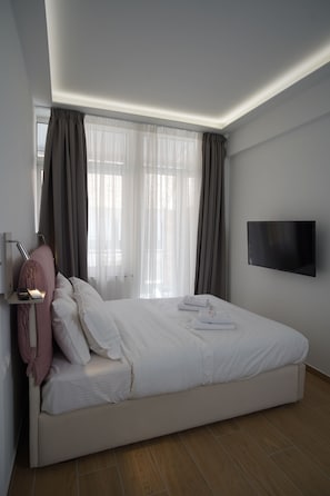 Individually decorated, individually furnished, blackout curtains - Tip Top Suites (Athens)