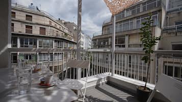 Deluxe-Studio, 1 Doppelbett und Schlafsofa, Balkon, Stadtblick | Blick vom Balkon