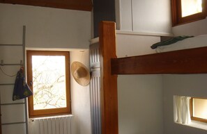 3 bedrooms, desk, iron/ironing board