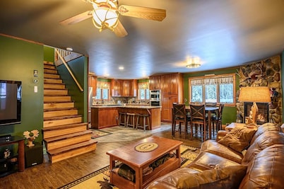 Lovely Lodge, near Old Forge