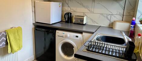 Frigorífic, microones, forn i placa de cuina