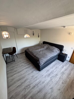 1 chambre, bureau, lit parapluie, Wi-Fi gratuit