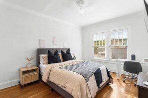 2 quartos, ferros/tábuas de passar roupa, Wi-Fi, roupa de cama