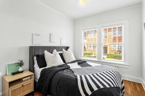 2 bedrooms, iron/ironing board, WiFi, bed sheets - Charming 2-bedroom apartment in dowtown Decatur/ 20 min from downtown ATL (Decatur)