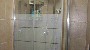 Comfort Apartment, 2 Bedrooms | Bathroom | Free toiletries, hair dryer, towels, soap