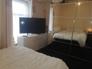Shared Dormitory, 3 Bedrooms - Room-charming Bradford Room to Rent With (Bradford)