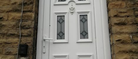 Dormitorio compartido, 3 habitaciones | Detalle exterior