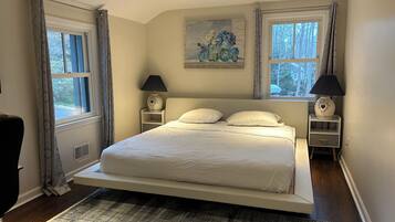 2 bedrooms, desk, free WiFi, bed sheets