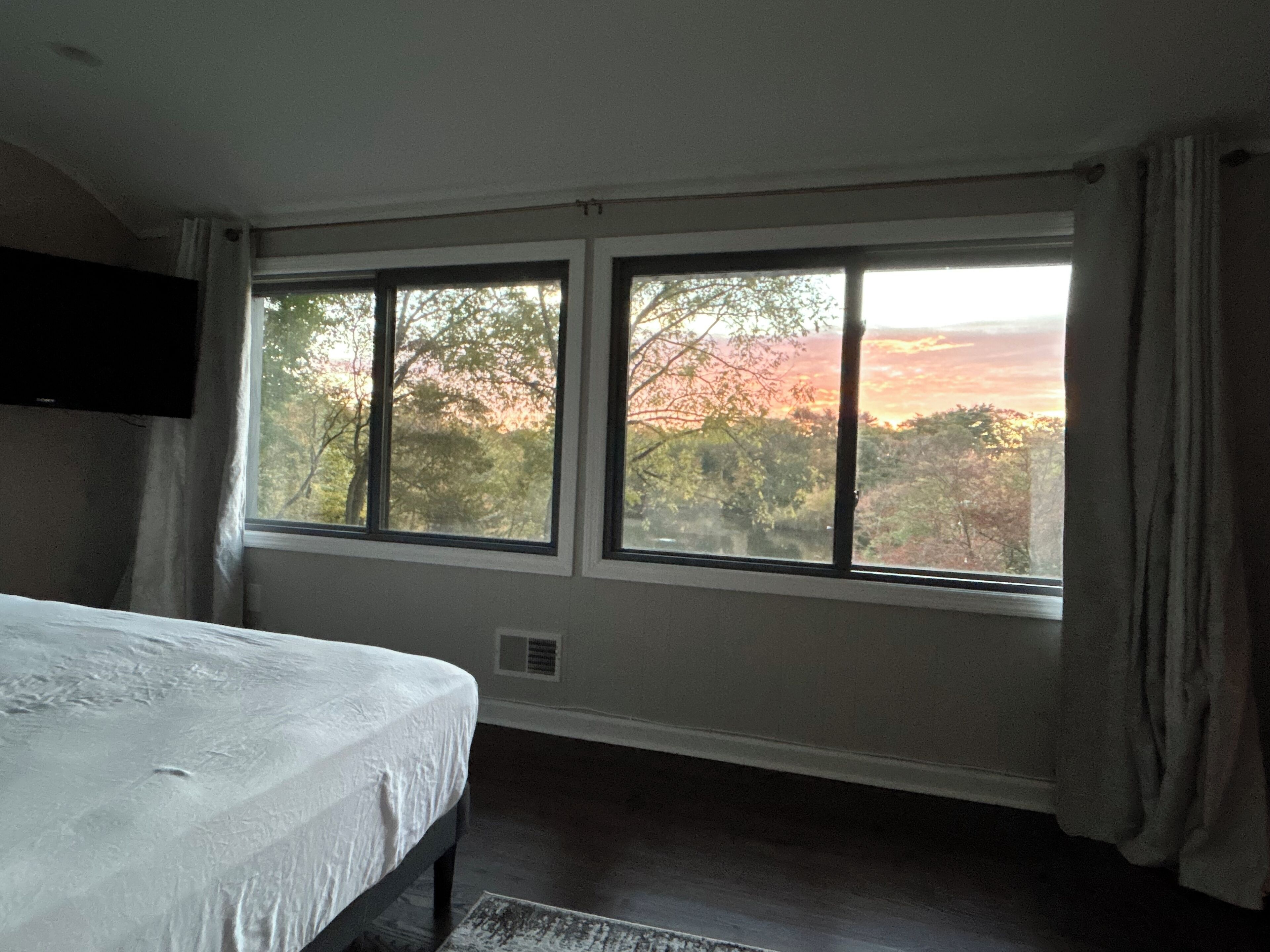 2 bedrooms, desk, free WiFi, bed sheets