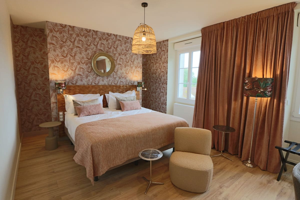 Double Room | Desk, laptop workspace, soundproofing, WiFi (free)