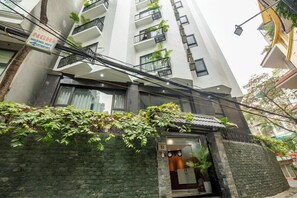 Front of property - Sumitomo20- Linh Lang Serviced Apartment (Hanoi)