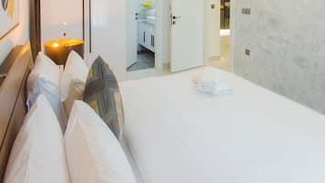 1 bedroom, in-room safe, iron/ironing board, free WiFi