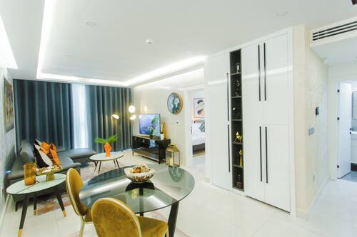 Luxury Apartment, 1 Bedroom, Ensuite, City View | Living area