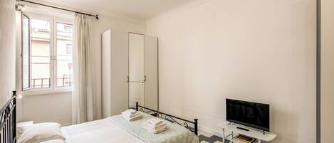 1 室のベッドルーム、旅行用ベビーベッド、WiFi、ベッドシーツ