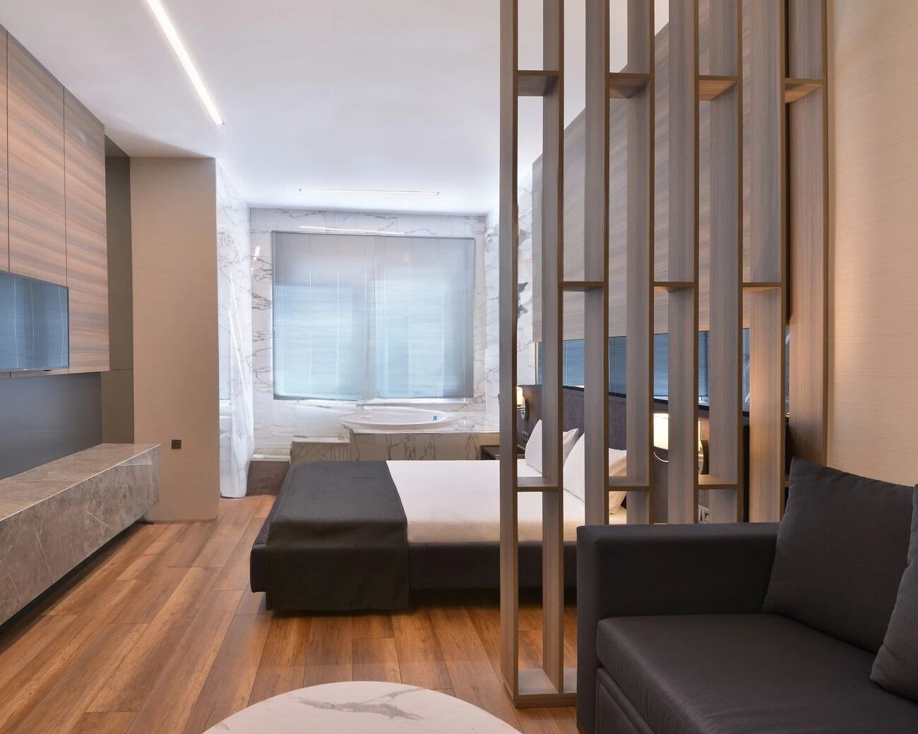 1 Schlafzimmer, Zimmersafe, Schreibtisch, Bügeleisen/Bügelbrett