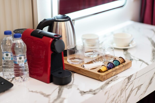 Kaffee und/oder Kaffeemaschine