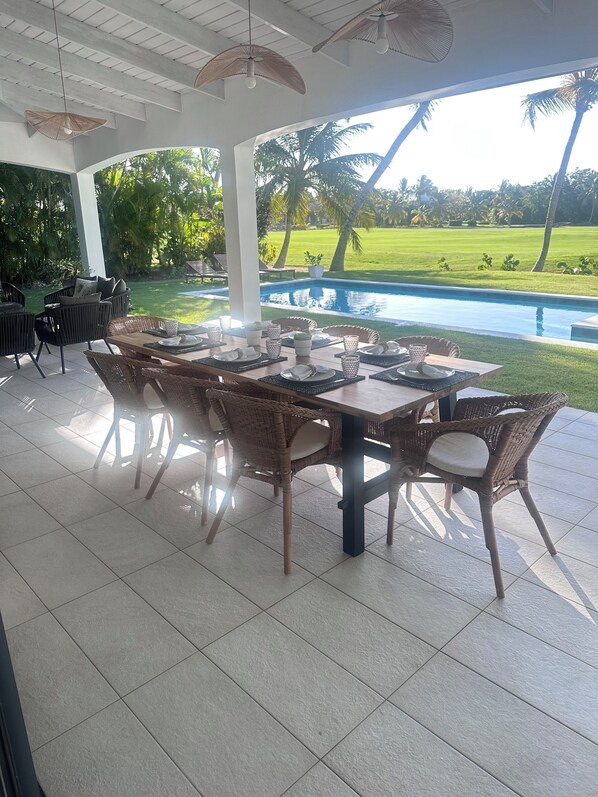Outdoor dining