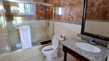 Handtücher, Seife, Toilettenpapier