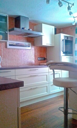 Fridge, stovetop, dishwasher, coffee/tea maker - Entire vacation home -GRÜNE FRANZISKA- 5min. from EuropaPark for 8 pers. (Ettenheim)