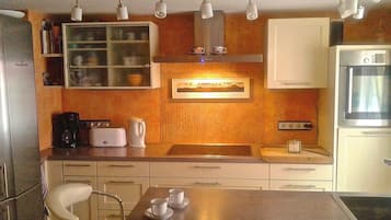 Kühlschrank, Herdplatte, Geschirrspüler