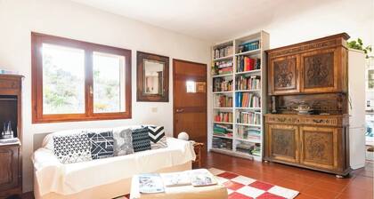 Laughing house in nature a few kilometers from Porto Cervo