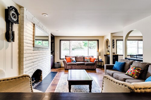 Centrally Located home with Pool!