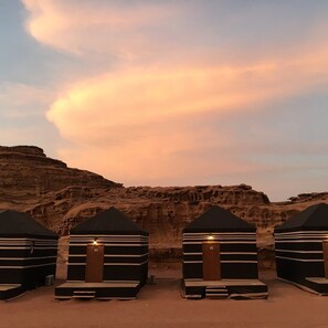 المنشأة من الخارج