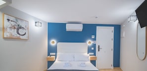 Iron/ironing board, free WiFi, bed sheets