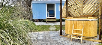 Apple Tree Hut (With Hot-Tub)