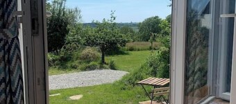 Apple Tree Hut (With Hot-Tub)