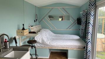 1 bedroom, WiFi, bed sheets