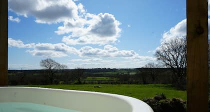 Primrose (With Hot-Tub)