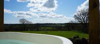 Primrose (With Hot-Tub)