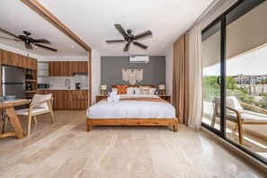 Desk, iron/ironing board, WiFi, bed sheets