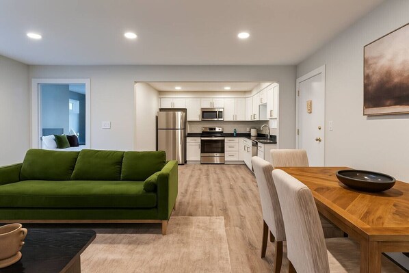 Unclassified image, 1 of 18, button