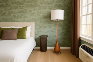 Unclassified image, 4 of 18, button