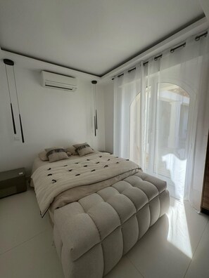 4 chambres, fer et planche à repasser, Wi-Fi, draps fournis