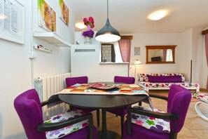 Dining room - Charming Accommodation With Shared Pool Beahost (Vodnjan)