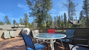 Condo, 1 Queen Bed (Fairway Village 01) | Outdoor dining - Fairway Village 01 (Bend)