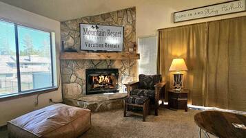 Condo, 1 Queen Bed (Fairway Village 01) | Interior