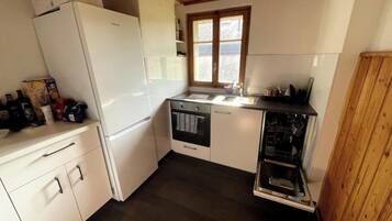 Kühlschrank, Ofen, Herdplatte, Geschirrspüler