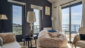 5 chambres, fer et planche à repasser, Wi-Fi, draps fournis