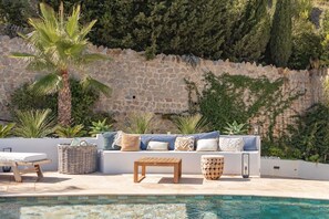 Property grounds - Exceptional villa - panoramic view - sleeps 10 - pool - near beach (Hyères)